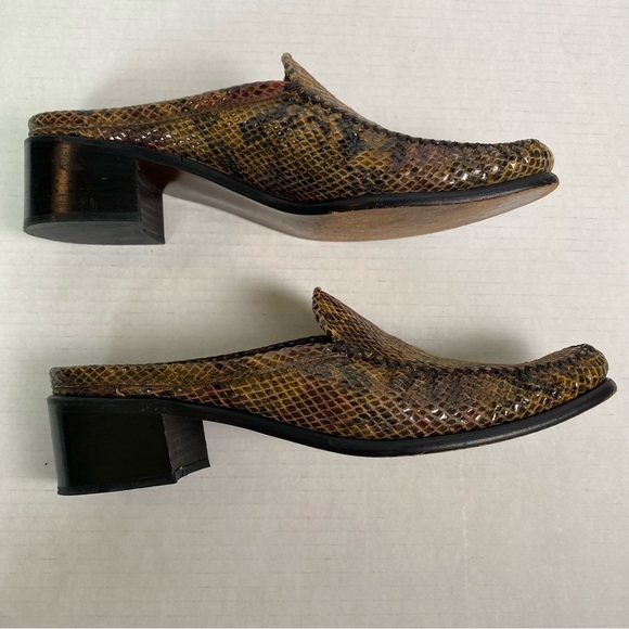 Stuart Weitzman Snakeskin Mule’s Size 9 - Picture 5 of 8
